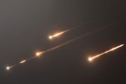 黄冈伊朗以导弹齐射回应以色列的大规模袭击