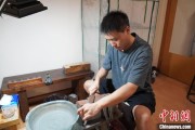 黄冈成都“90后”小伙“十年磨一剑”：从爱好者到守艺人 传播中国文化